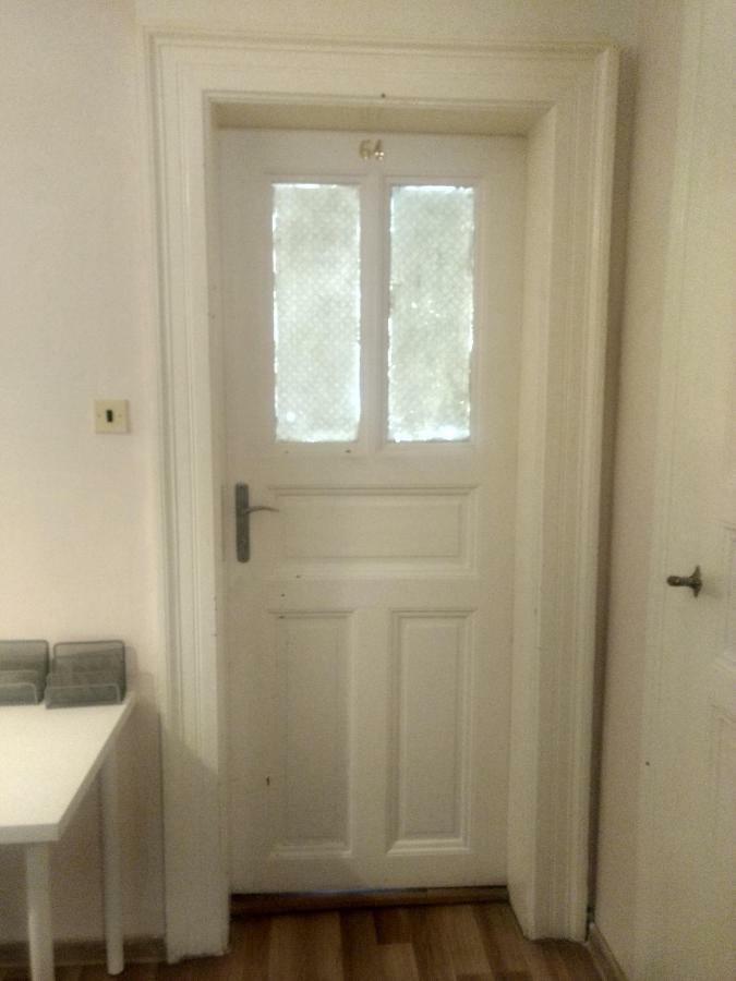 Hostel Irmas Praga Zewnętrze zdjęcie