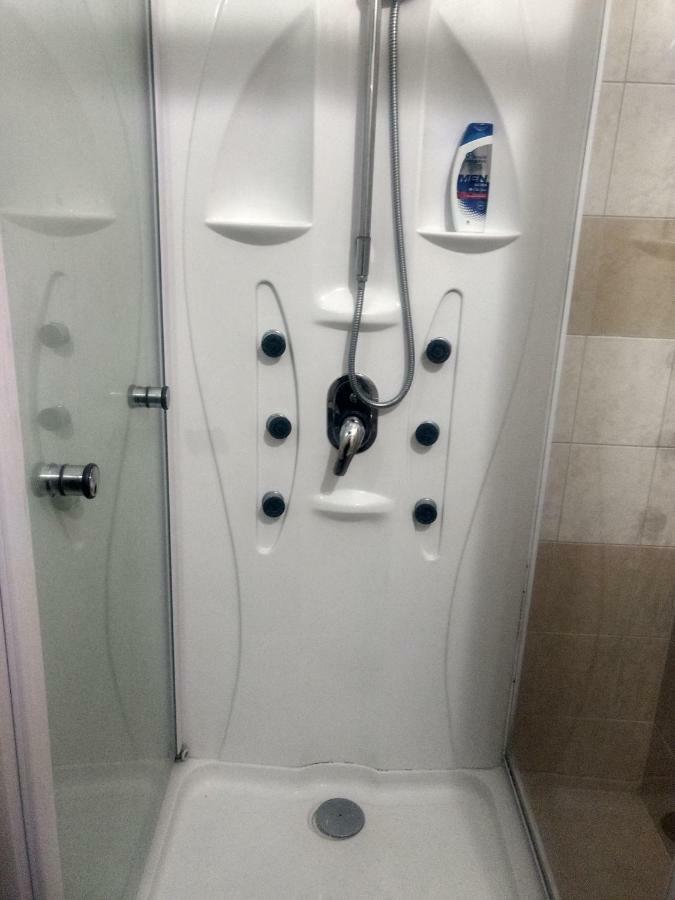 Hostel Irmas Praga Zewnętrze zdjęcie