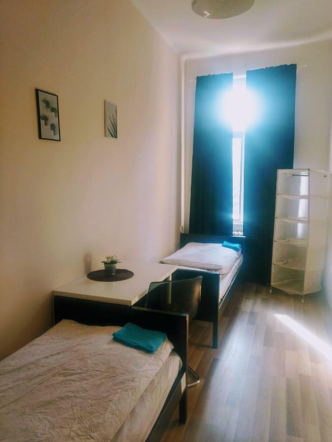 Hostel Irmas Praga Zewnętrze zdjęcie