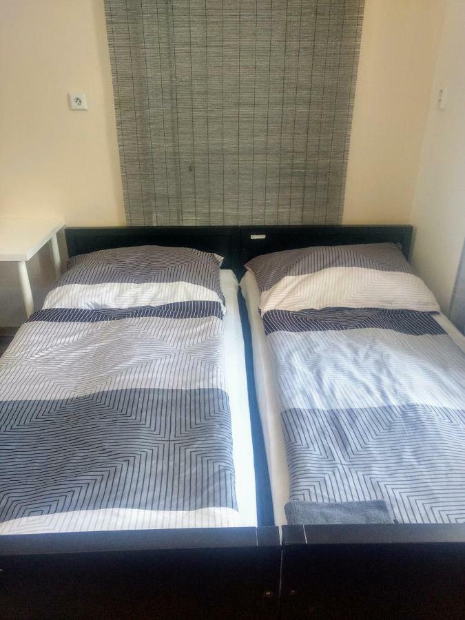 Hostel Irmas Praga Zewnętrze zdjęcie