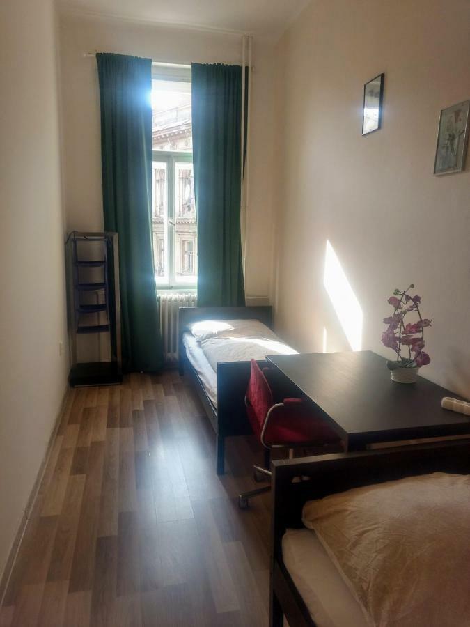 Hostel Irmas Praga Zewnętrze zdjęcie