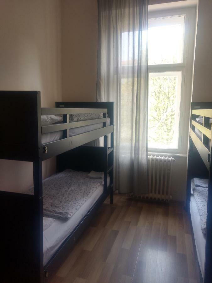 Hostel Irmas Praga Zewnętrze zdjęcie